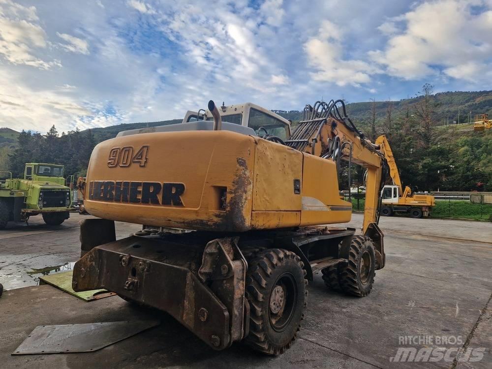 Liebherr A904C 轮式挖掘机