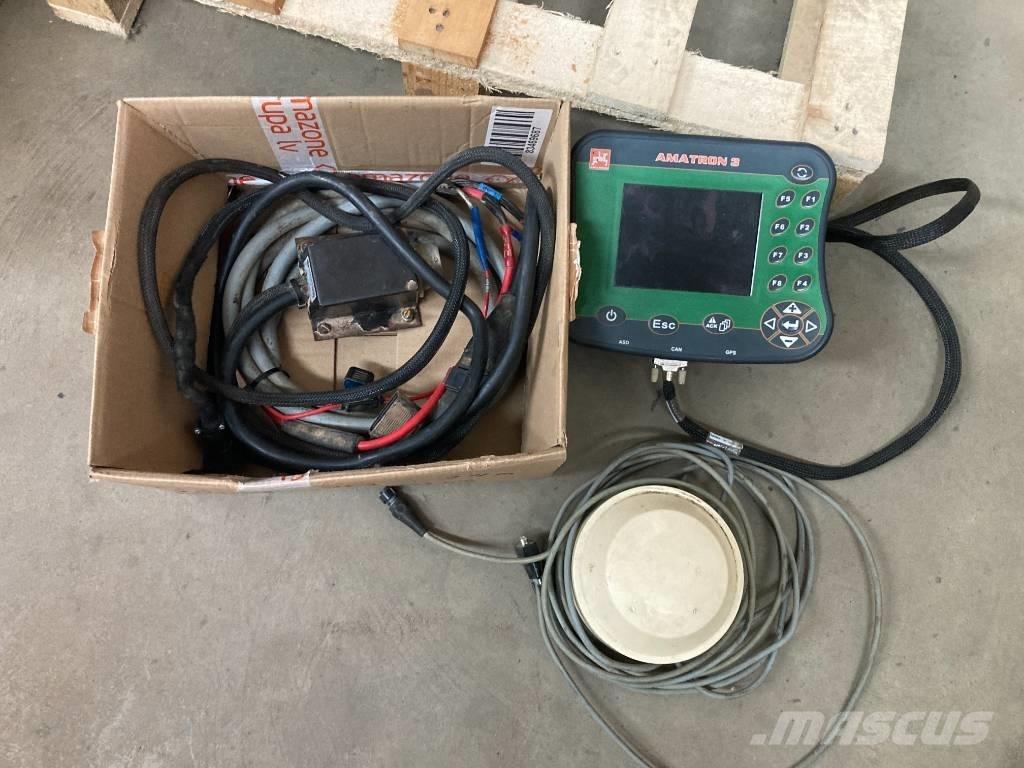 Amazone UX 5200 , 24 M 牵引式喷雾机