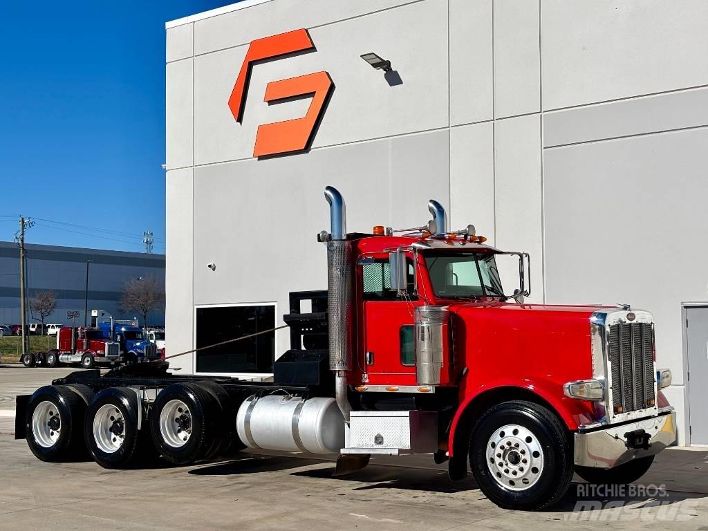 Peterbilt 388 牵引车