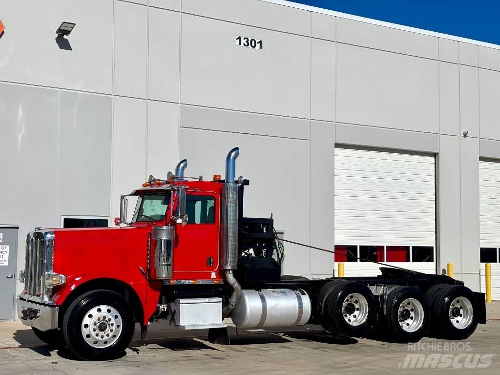 Peterbilt 388 牵引车