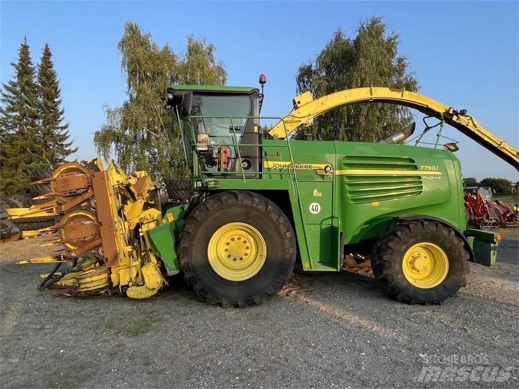 John Deere 7750 自走式青贮饲料收割机