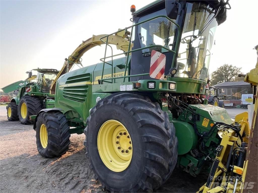 John Deere 7750 自走式青贮饲料收割机