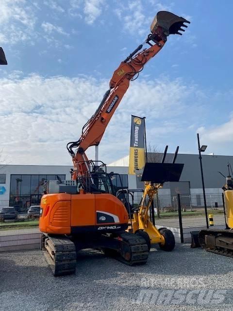 Doosan DX140LCR-5 履带挖掘机