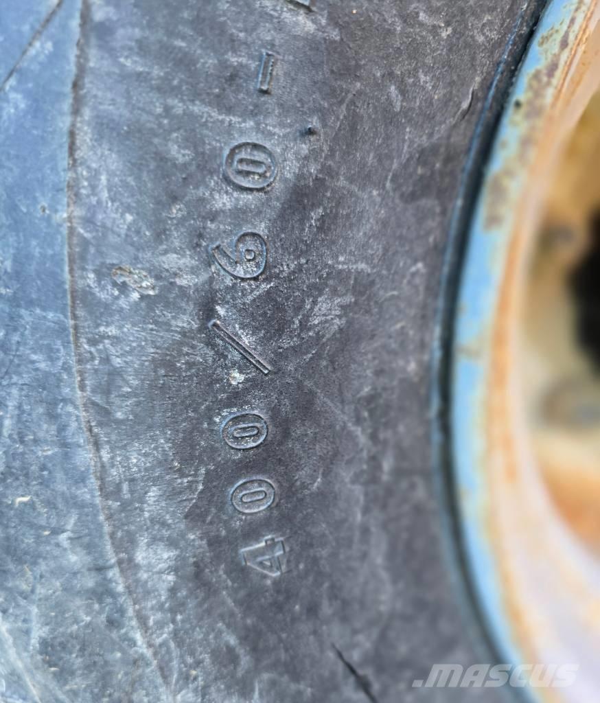 Tuhti W90 箱式拖车