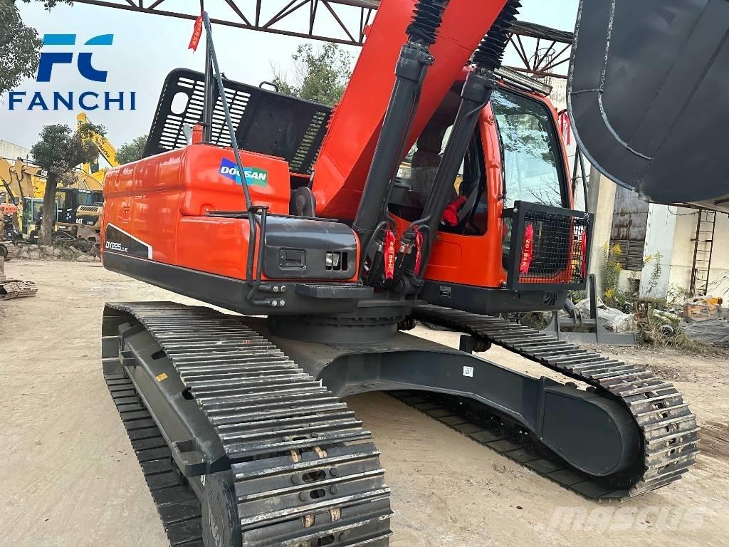 Doosan DX 225 LC 履带挖掘机