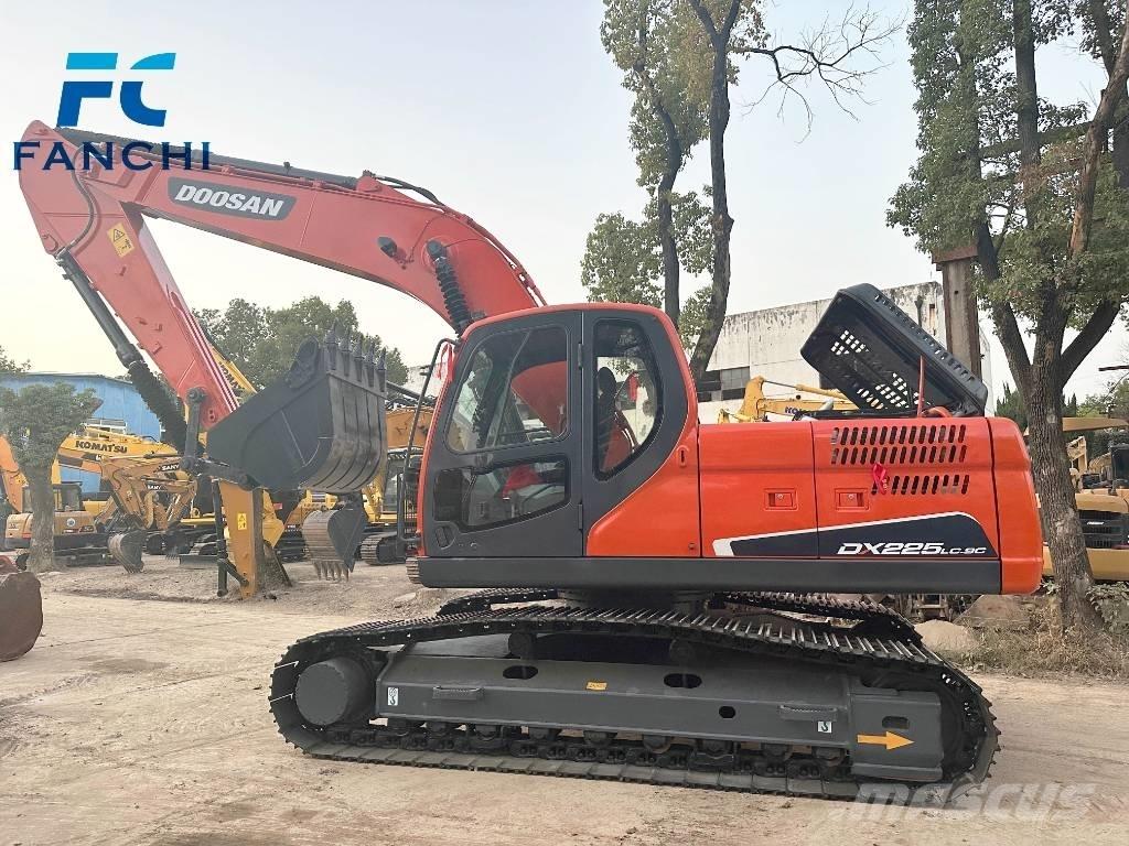 Doosan DX 225 LC 履带挖掘机