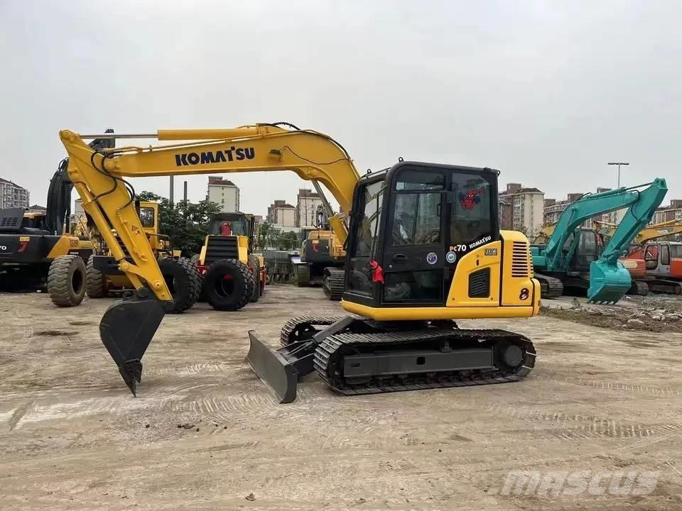 Komatsu PC70-8 中型挖掘机