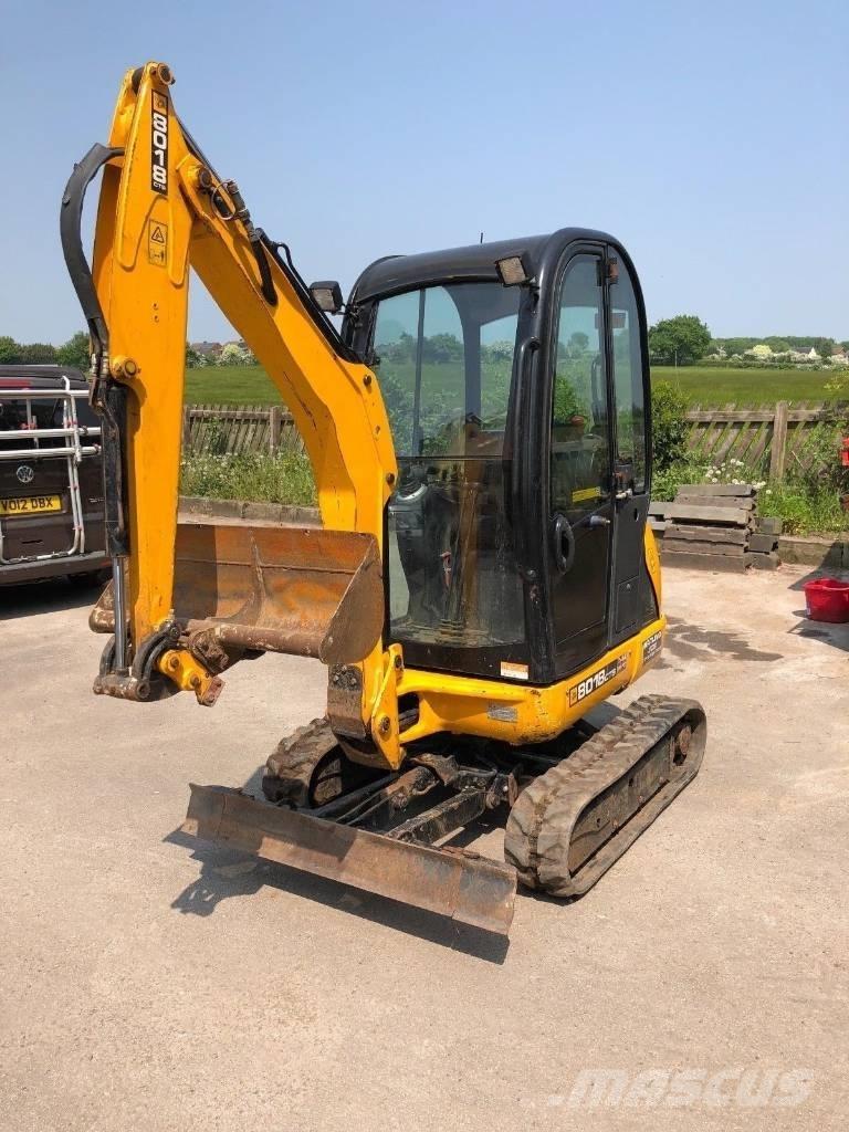 JCB 8018 CTS 小型挖掘机