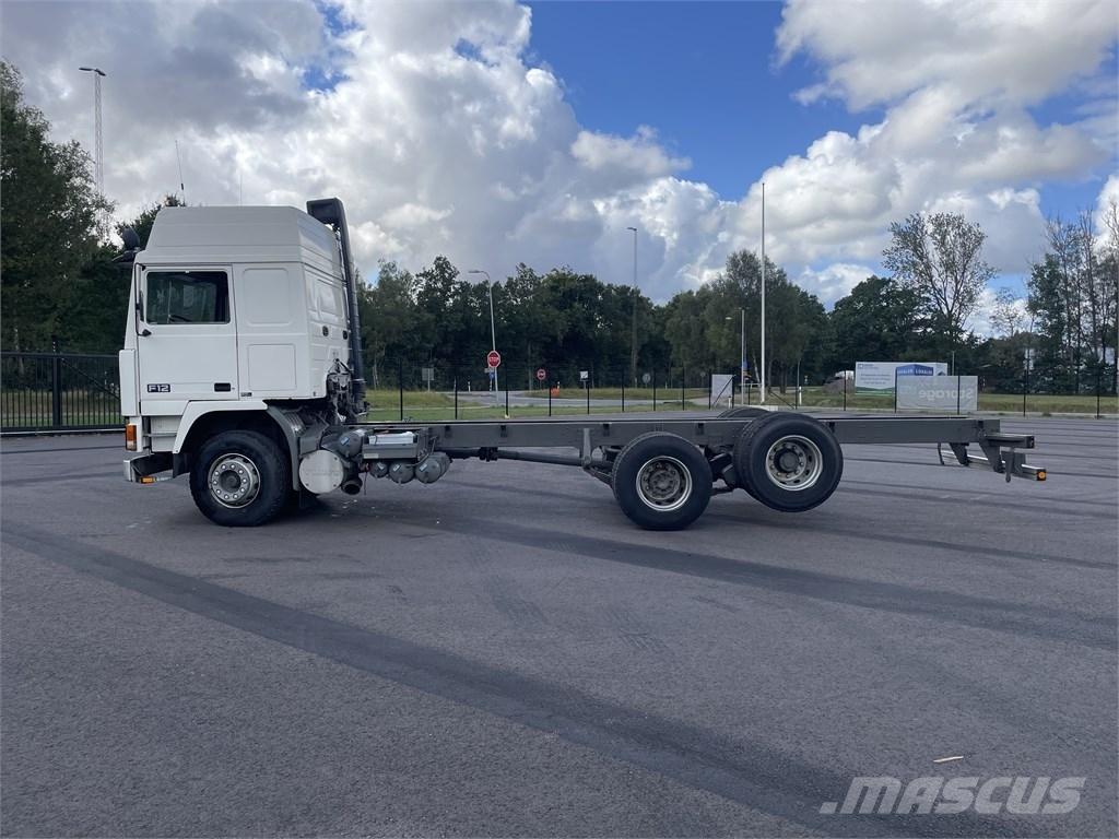 Volvo F 12 平板车