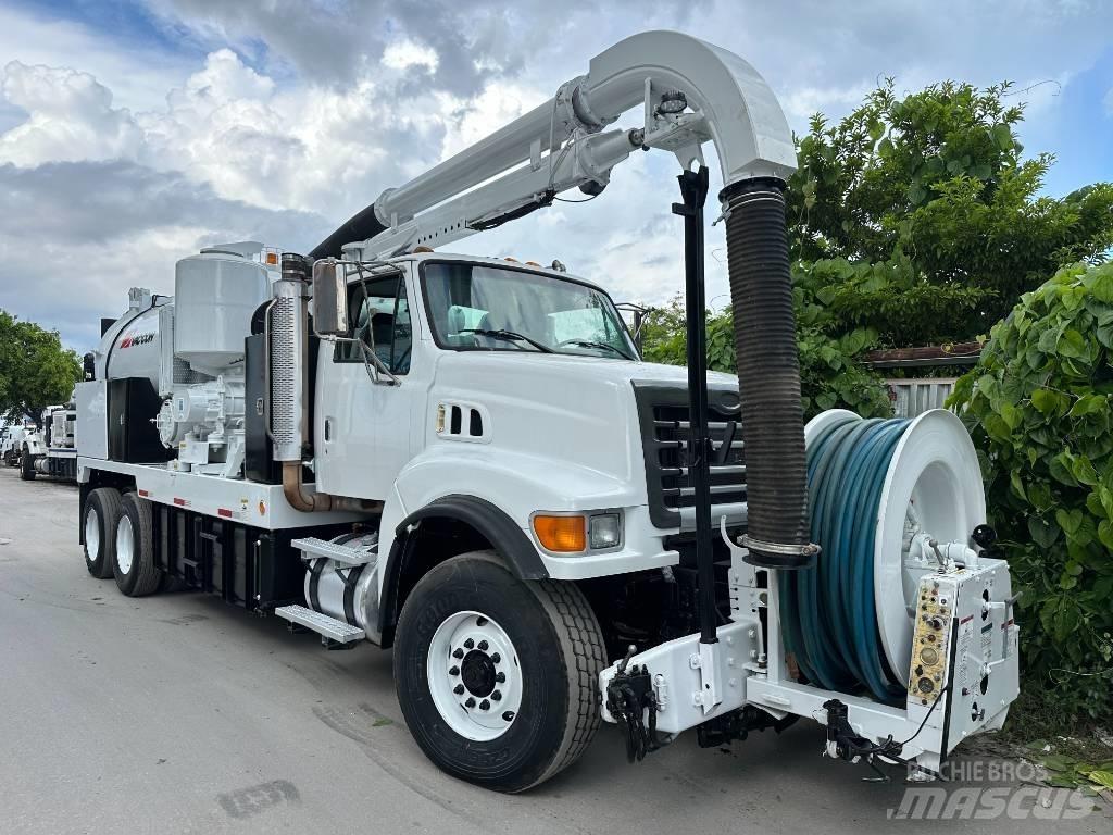 Sterling LT 8500 组合/真空油槽车