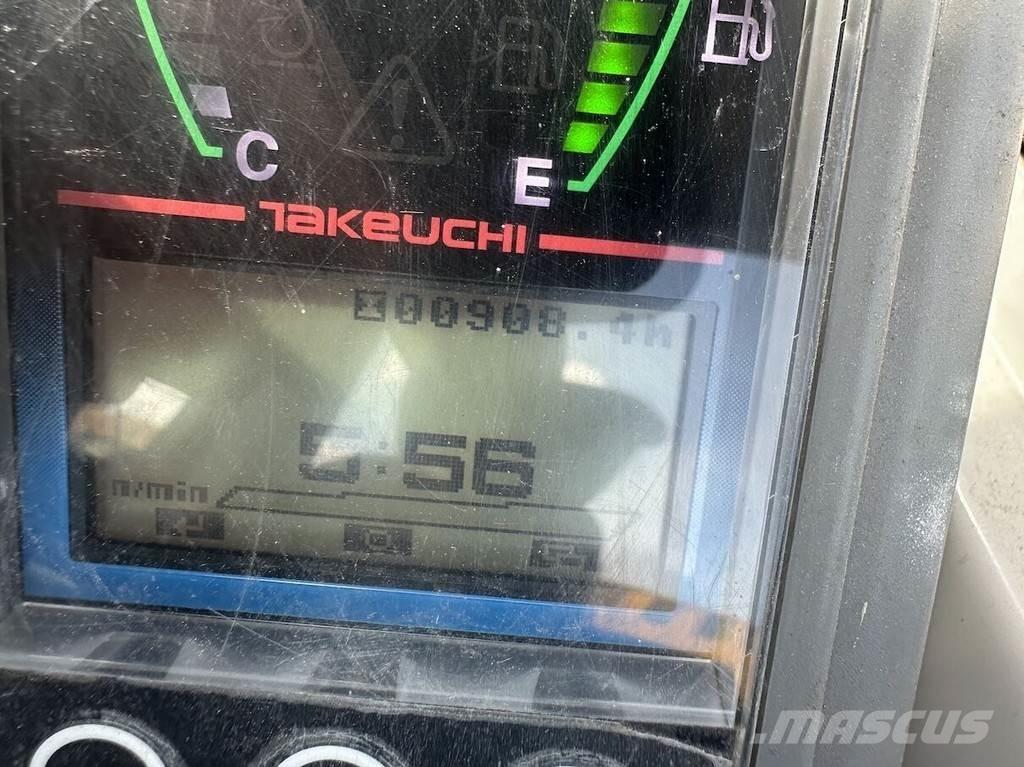 Takeuchi TB225 小型挖掘机