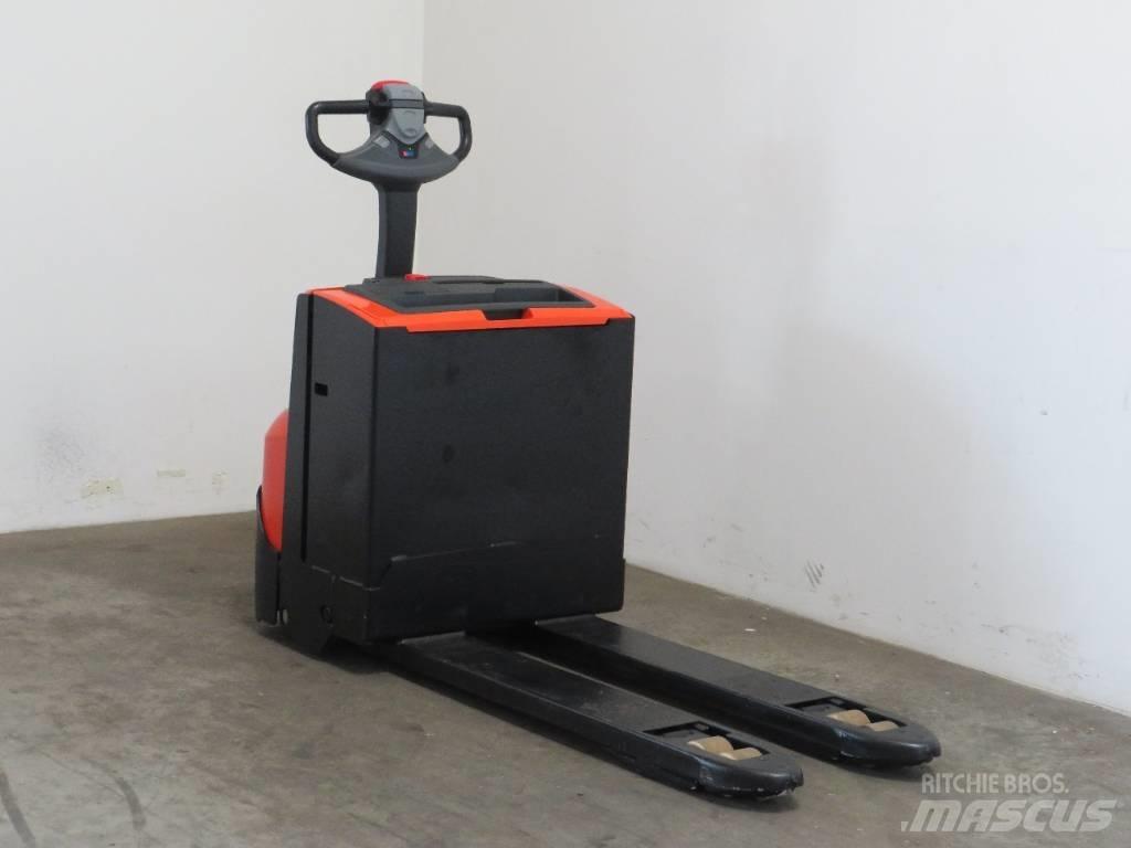 BT LWE 180 手推堆垛车