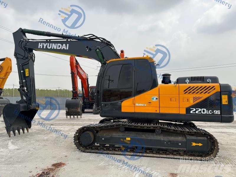 Hyundai R220-9S 履带挖掘机