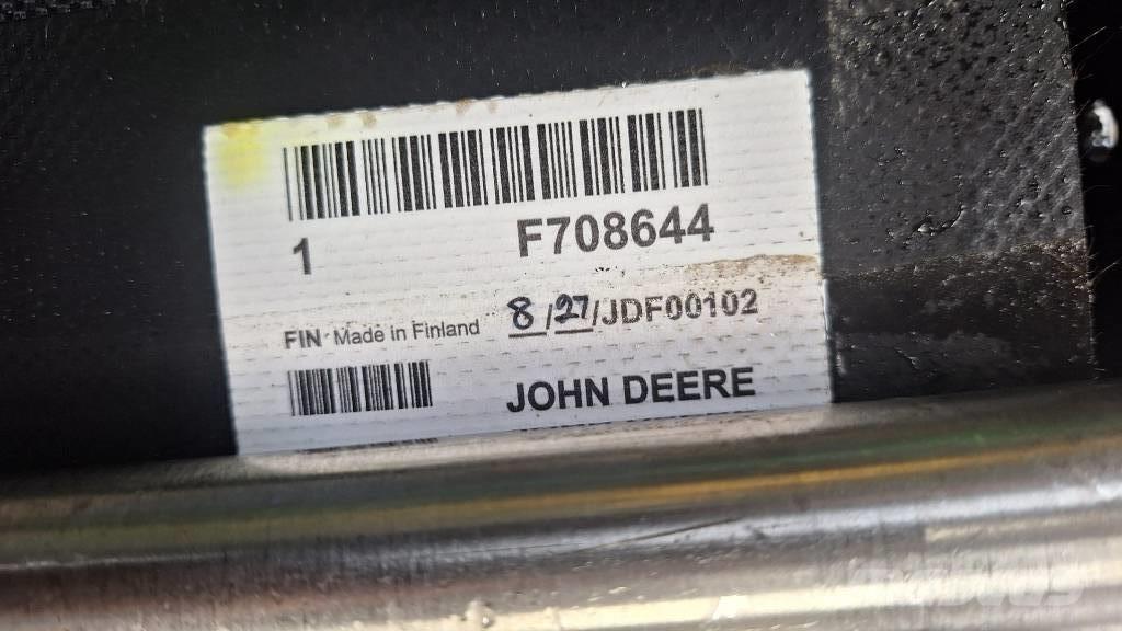 John Deere F708644 驾驶室与内部