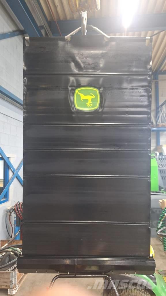 John Deere F708644 驾驶室与内部