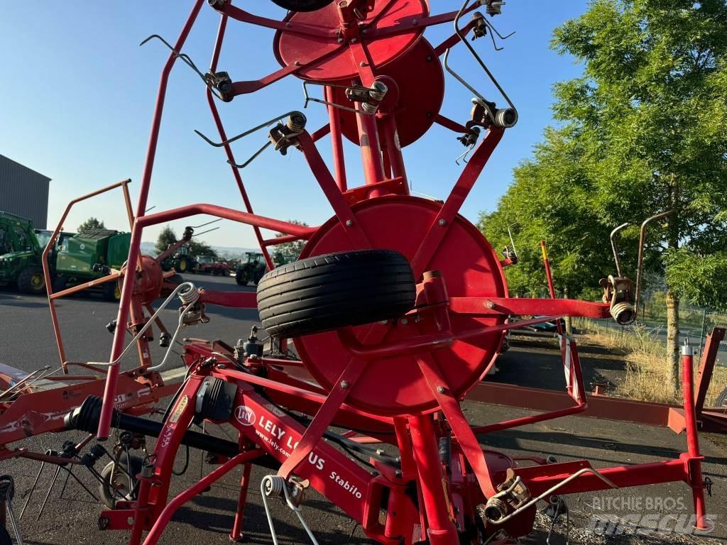 Lely LOTUS 770 犁耙和摊草机