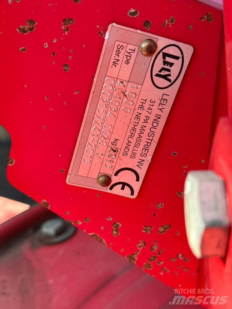 Lely LOTUS 770 犁耙和摊草机