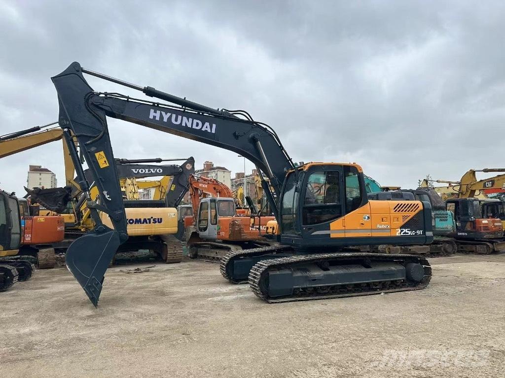 Hyundai 225 LC-9T 履带挖掘机