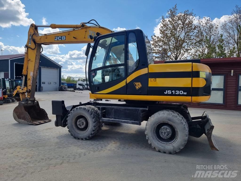 JCB JS 130 W 轮式挖掘机