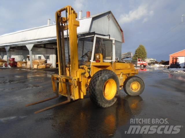 JCB 930-4 曲臂高空工作平台
