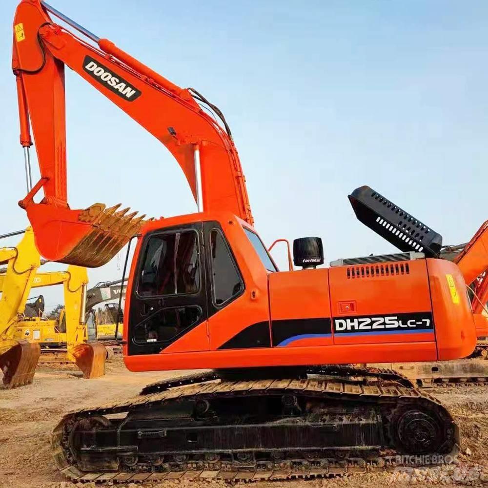 Doosan 225 履带挖掘机