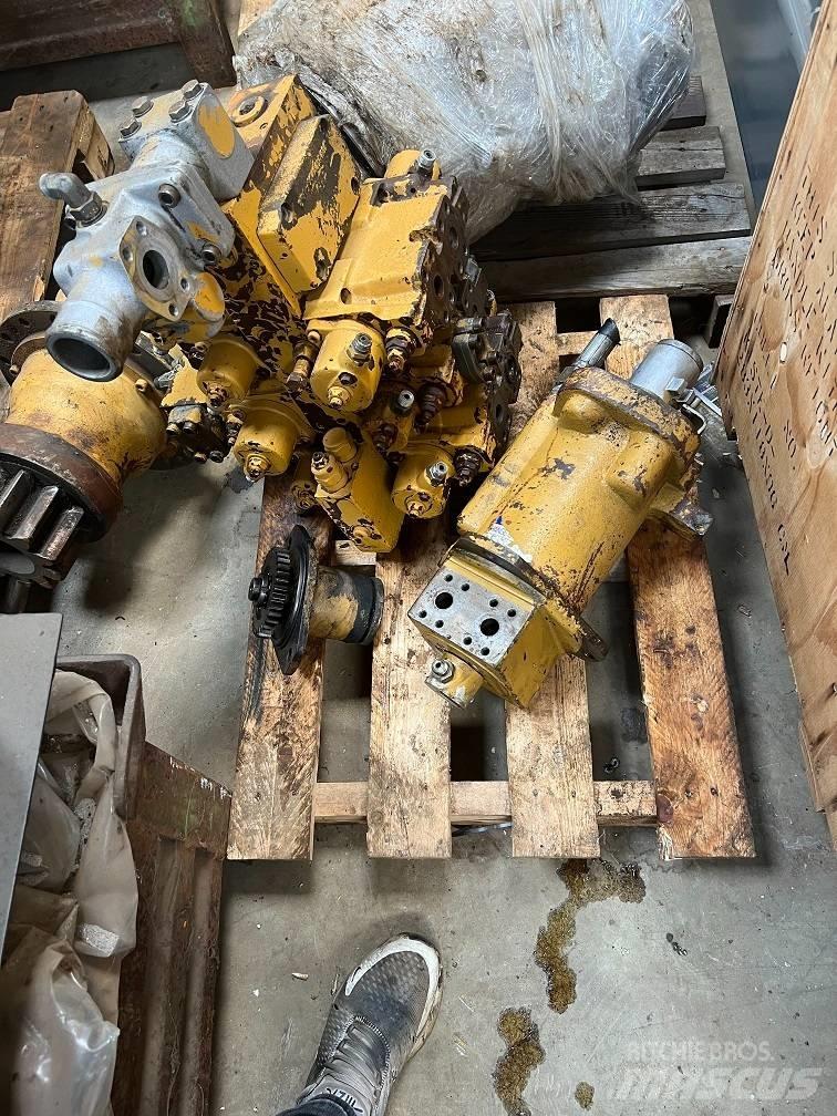 CAT 213 B LC valve 履带挖掘机
