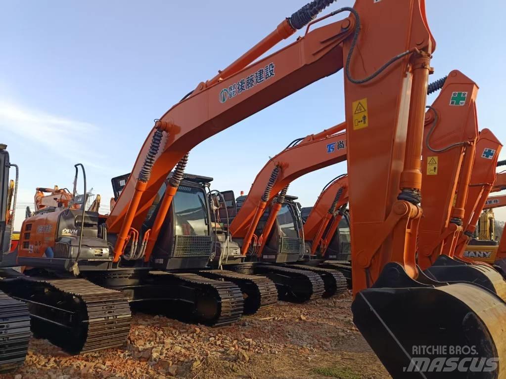 Hitachi ZX210 履带挖掘机