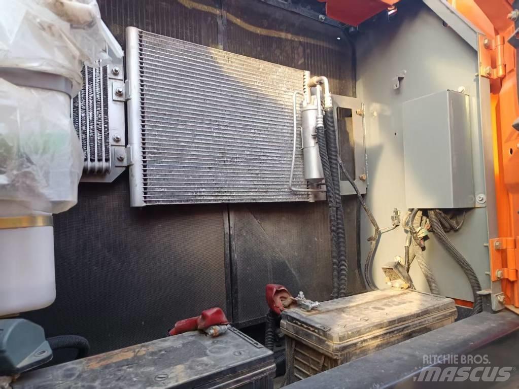Hitachi ZX210 履带挖掘机
