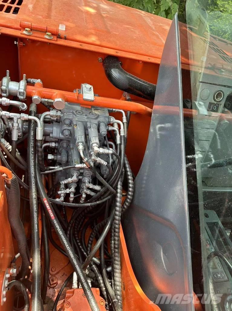Hitachi ZX60 小型挖掘机