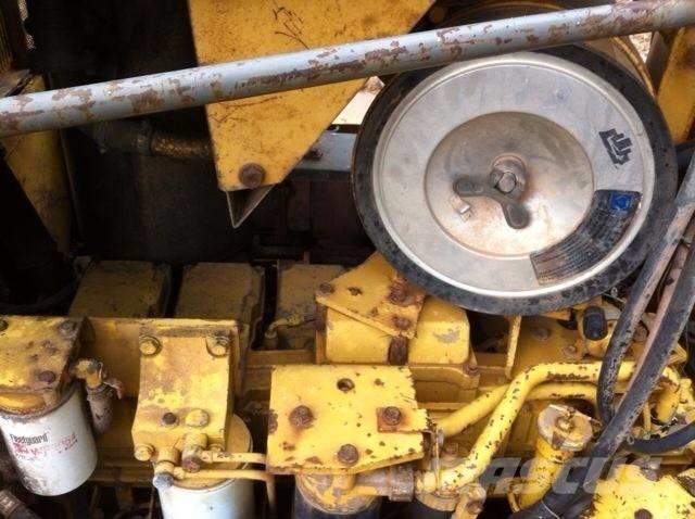 Komatsu d155a-3 履带式推土机