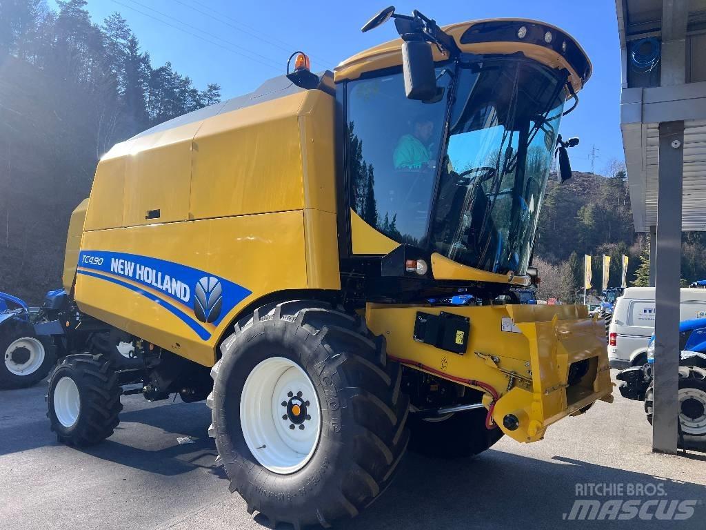 New Holland TC 4.90 联合收割机