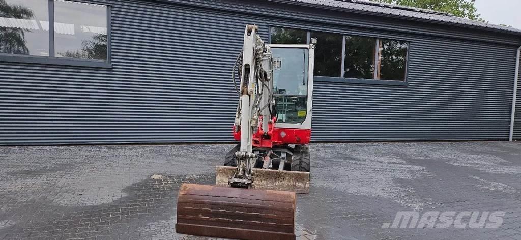 Takeuchi TB228 小型挖掘机