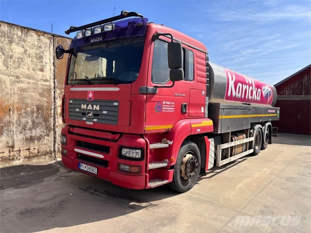 MAN TGA 26.440 6X2 油罐车