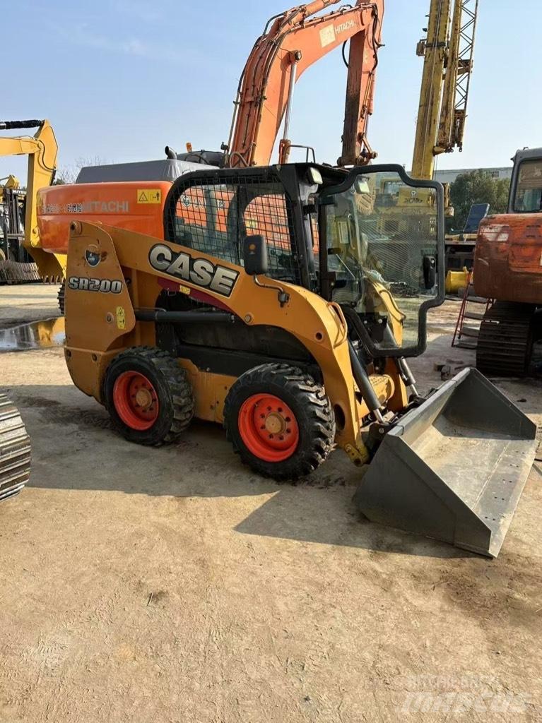 CASE SR 200 滑移装载机