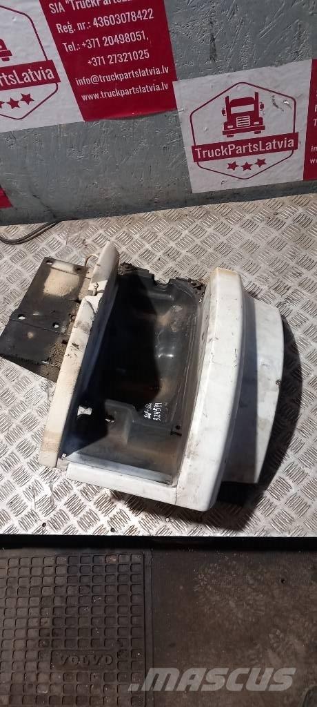 Scania 94 D.  1324599 驾驶室与内部