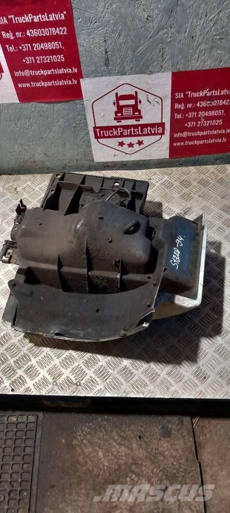 Scania 94 D.  1324599 驾驶室与内部