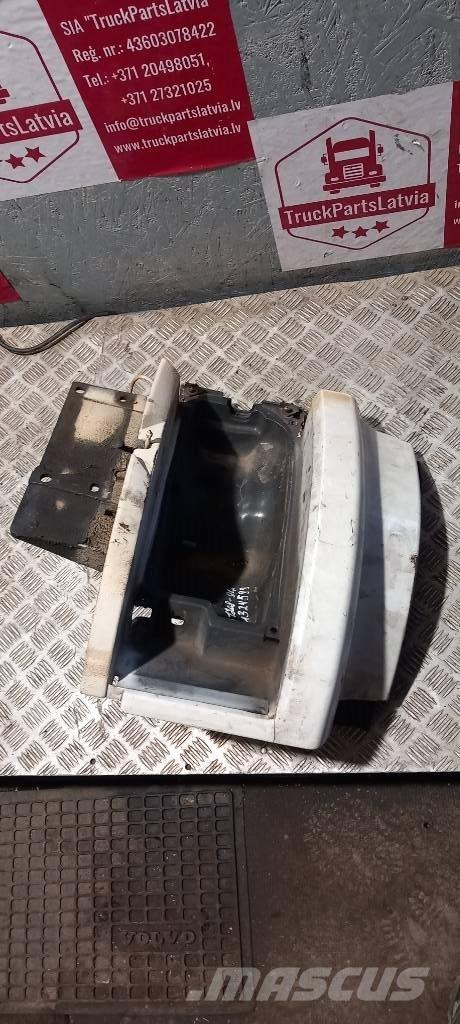 Scania 94 D.  1324599 驾驶室与内部