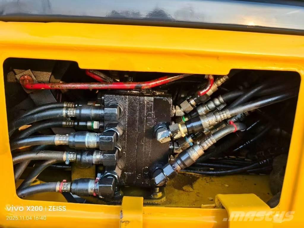 Komatsu PC 40 MR 小型挖掘机