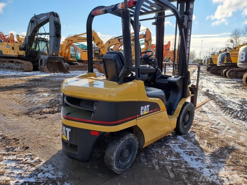 CAT DP 25 N 柴油叉车