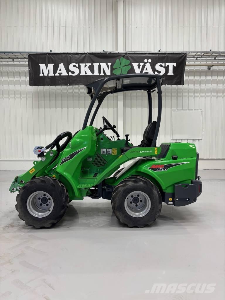 Avant 528 多功能装载机