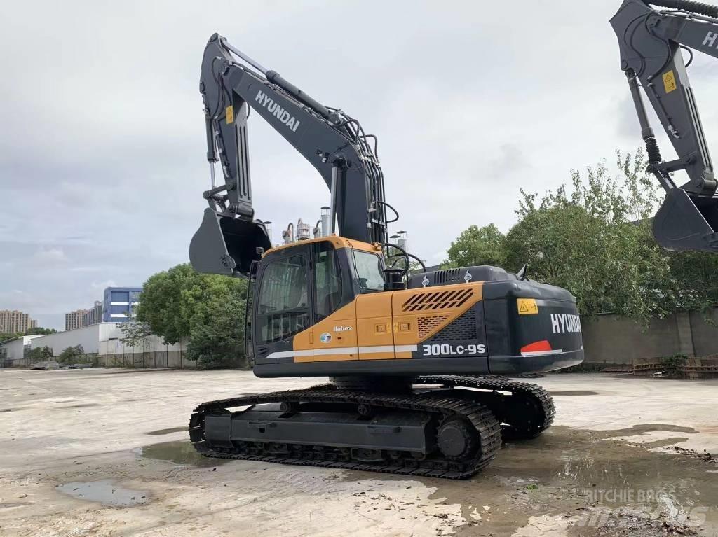 Hyundai R300LC-9S 中型挖掘机