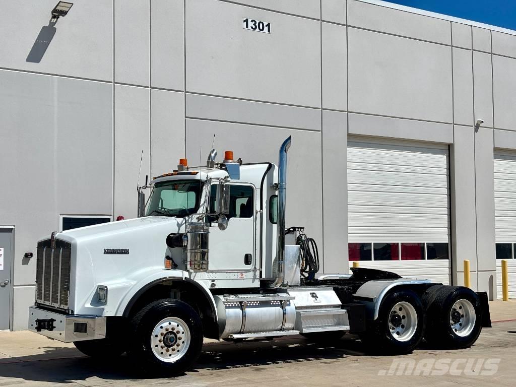Kenworth T 800 牵引车