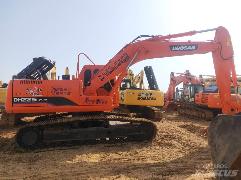 Doosan DH225LC-7 履带挖掘机