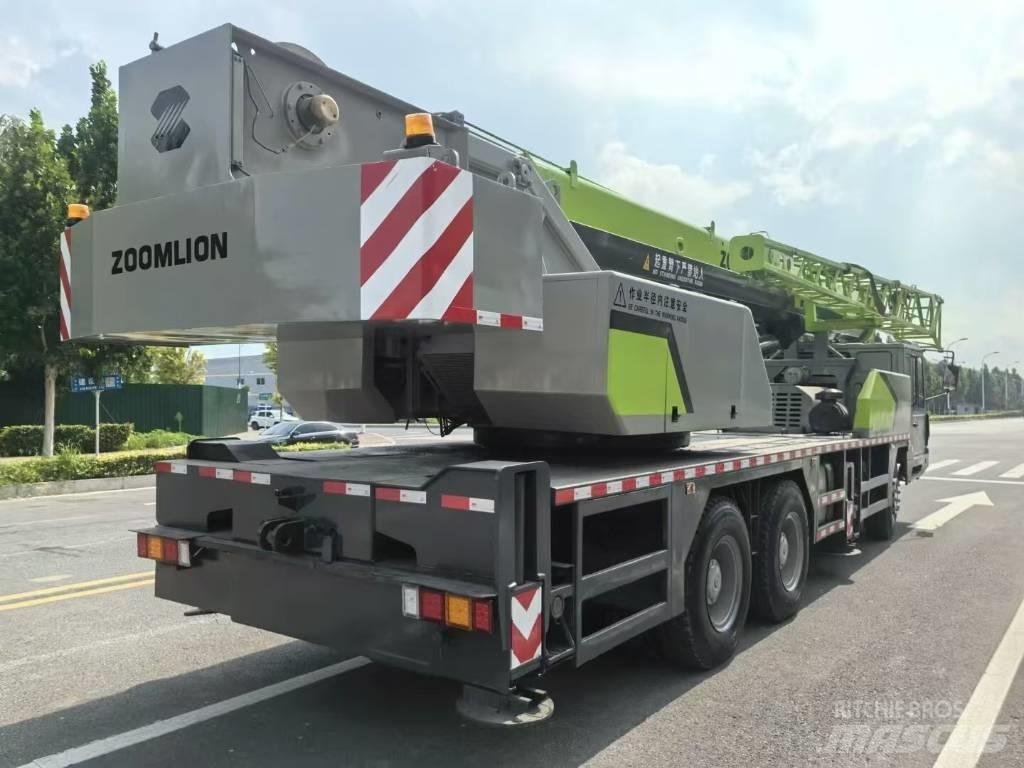 Zoomlion ZCT 251 V 吊车起重机、绞车吊货机和物料升降机