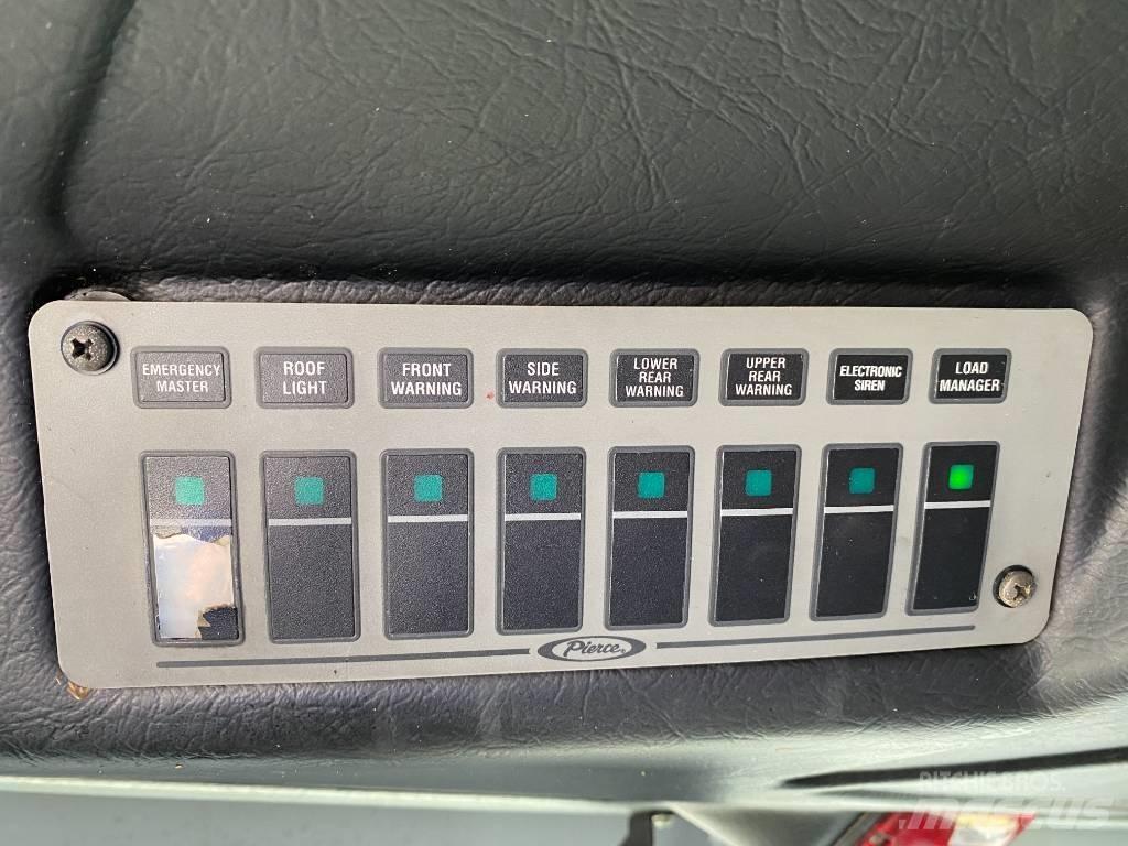  Pierce Dash 消防车