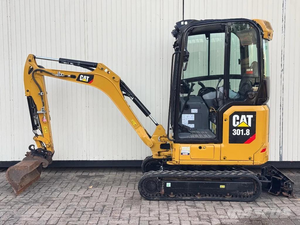 CAT 301.8 NextGen 小型挖掘机