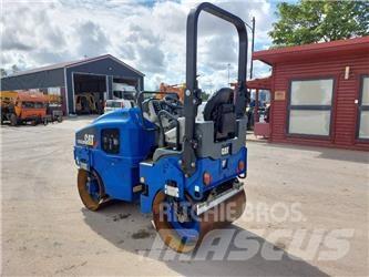 CAT CB 22B 双轮压路机