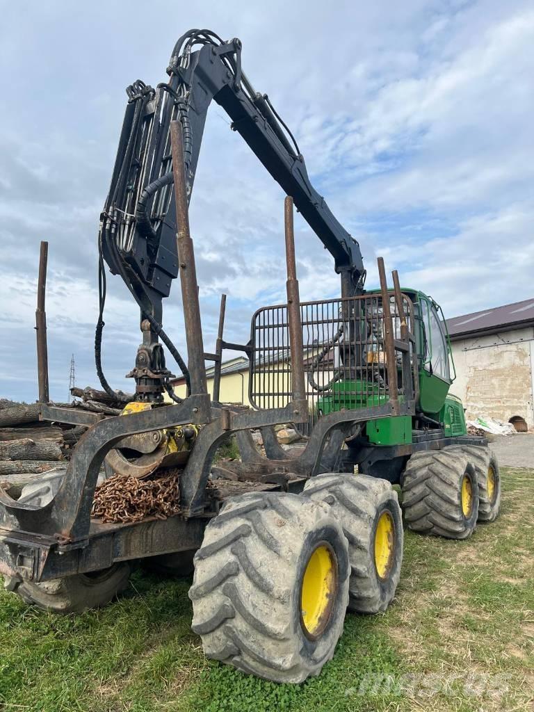 John Deere 810 E 集运机