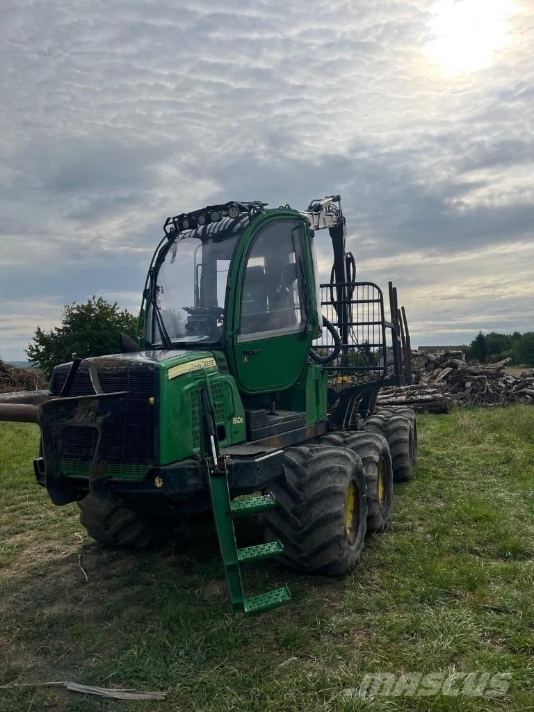 John Deere 810 E 集运机