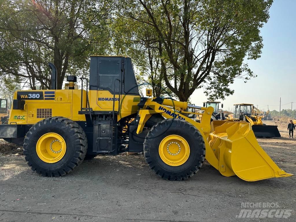 Komatsu WA 380 轮式装载机